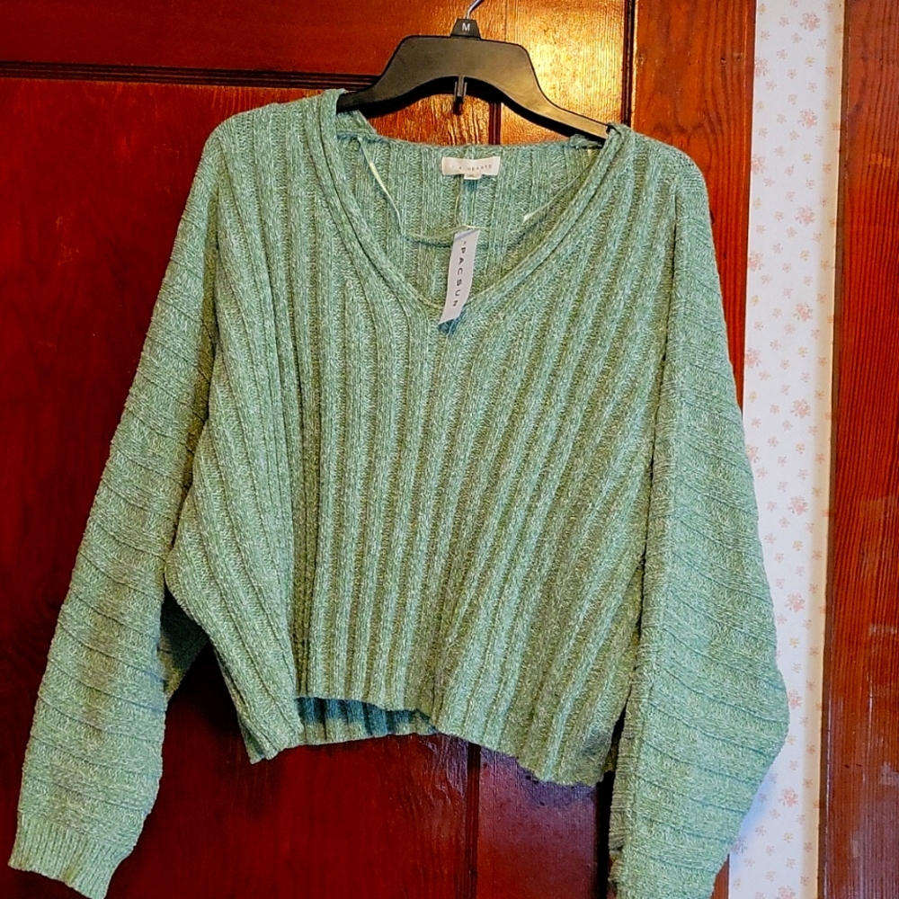 🆕️ L.A. Hearts Woman's Sweater Size Medium